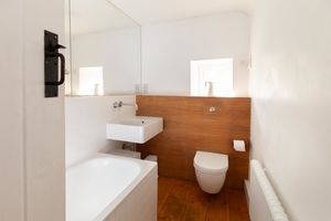 Family Bathroom- click for photo gallery